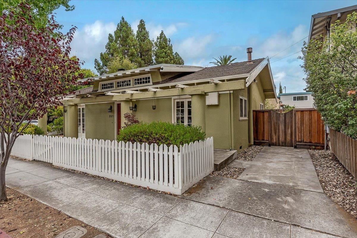 Detail Gallery Image 21 of 39 For 201/209 Mariposa Ave, Mountain View,  CA 94041 - – Beds | – Baths