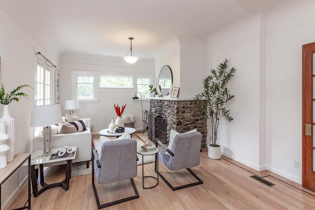 Detail Gallery Image 23 of 39 For 201/209 Mariposa Ave, Mountain View,  CA 94041 - – Beds | – Baths