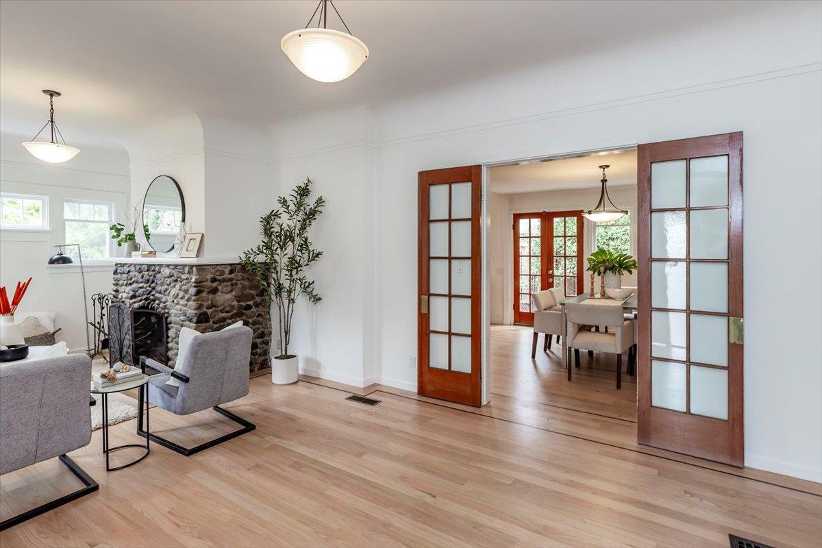 Detail Gallery Image 24 of 39 For 201/209 Mariposa Ave, Mountain View,  CA 94041 - – Beds | – Baths