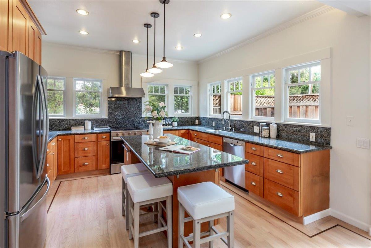 Detail Gallery Image 27 of 39 For 201/209 Mariposa Ave, Mountain View,  CA 94041 - – Beds | – Baths