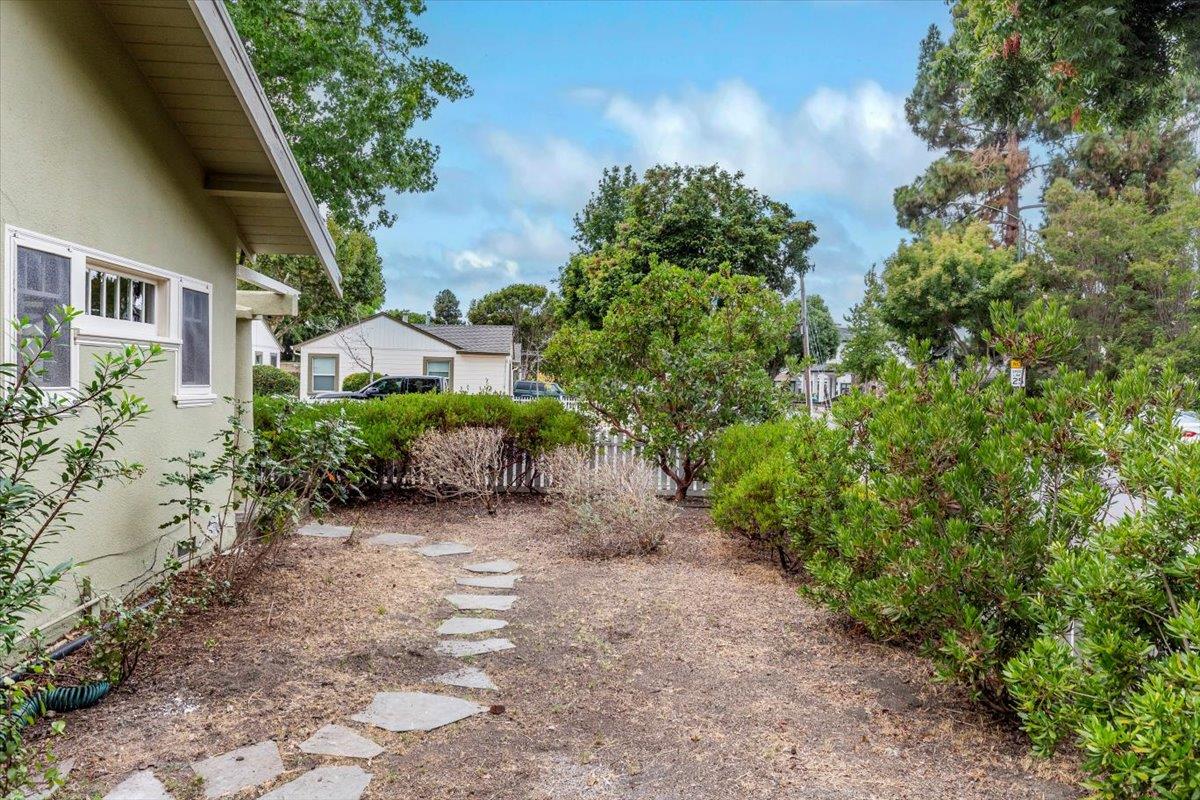Detail Gallery Image 35 of 39 For 201/209 Mariposa Ave, Mountain View,  CA 94041 - – Beds | – Baths