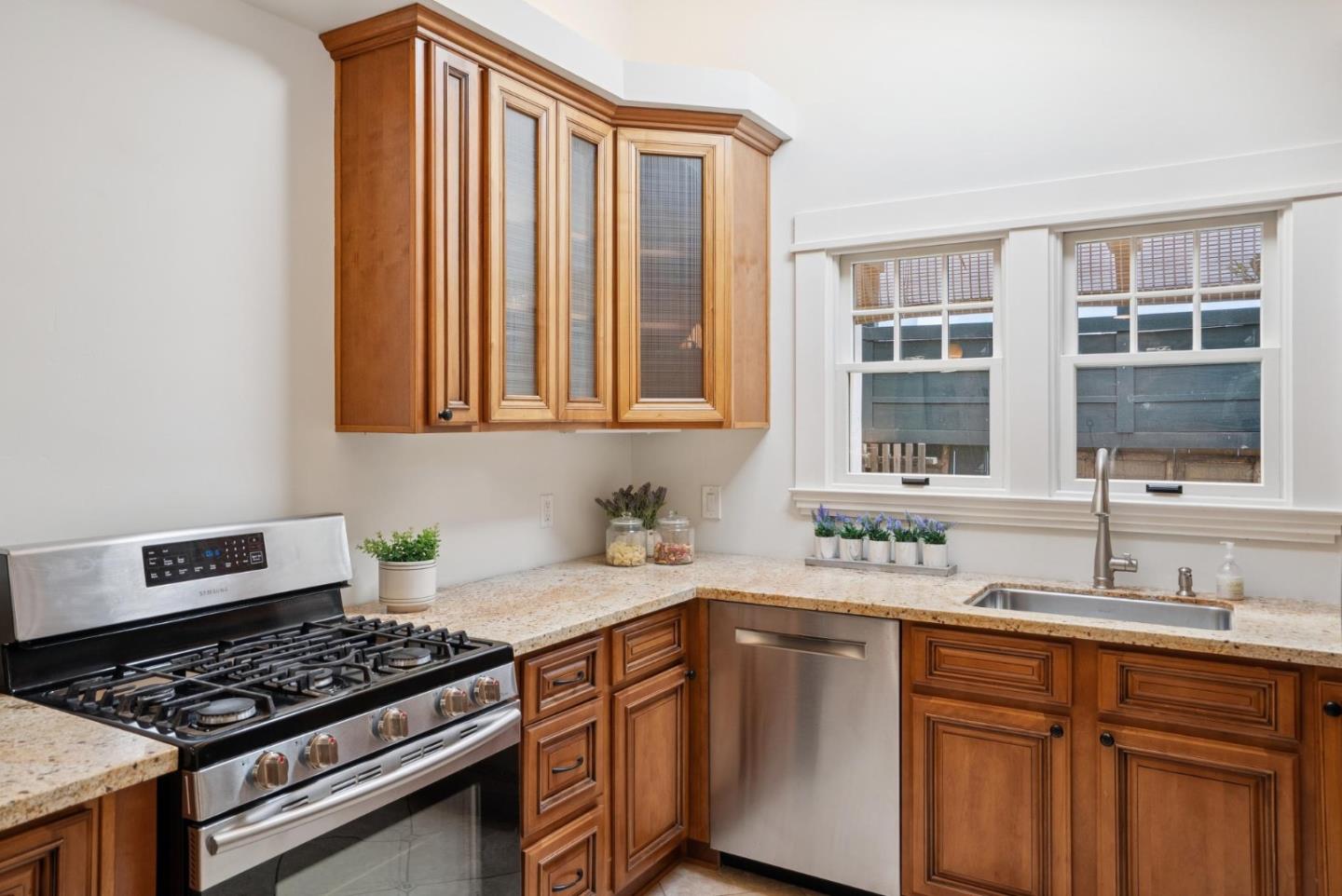 Detail Gallery Image 12 of 38 For 4626 Moorpark Ave, San Jose,  CA 95129 - 3 Beds | 2 Baths