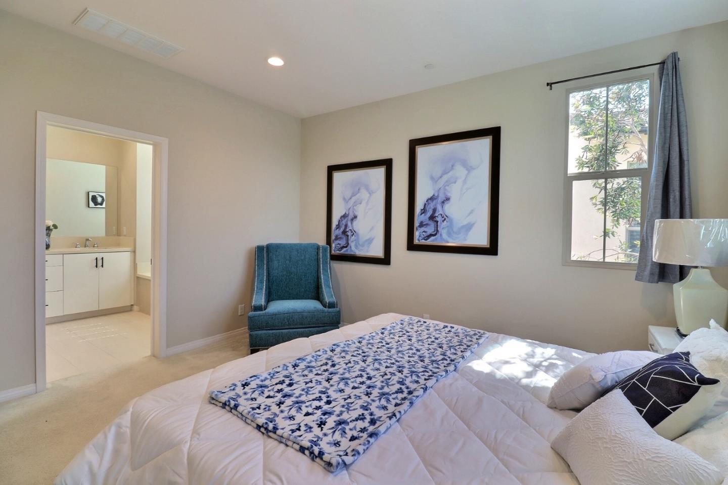 Detail Gallery Image 14 of 31 For 128 Parkwood, Irvine,  CA 92620 - 4 Beds | 3 Baths