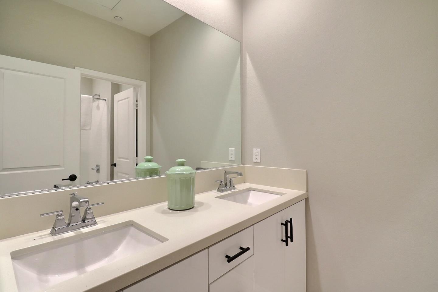 Detail Gallery Image 20 of 31 For 128 Parkwood, Irvine,  CA 92620 - 4 Beds | 3 Baths