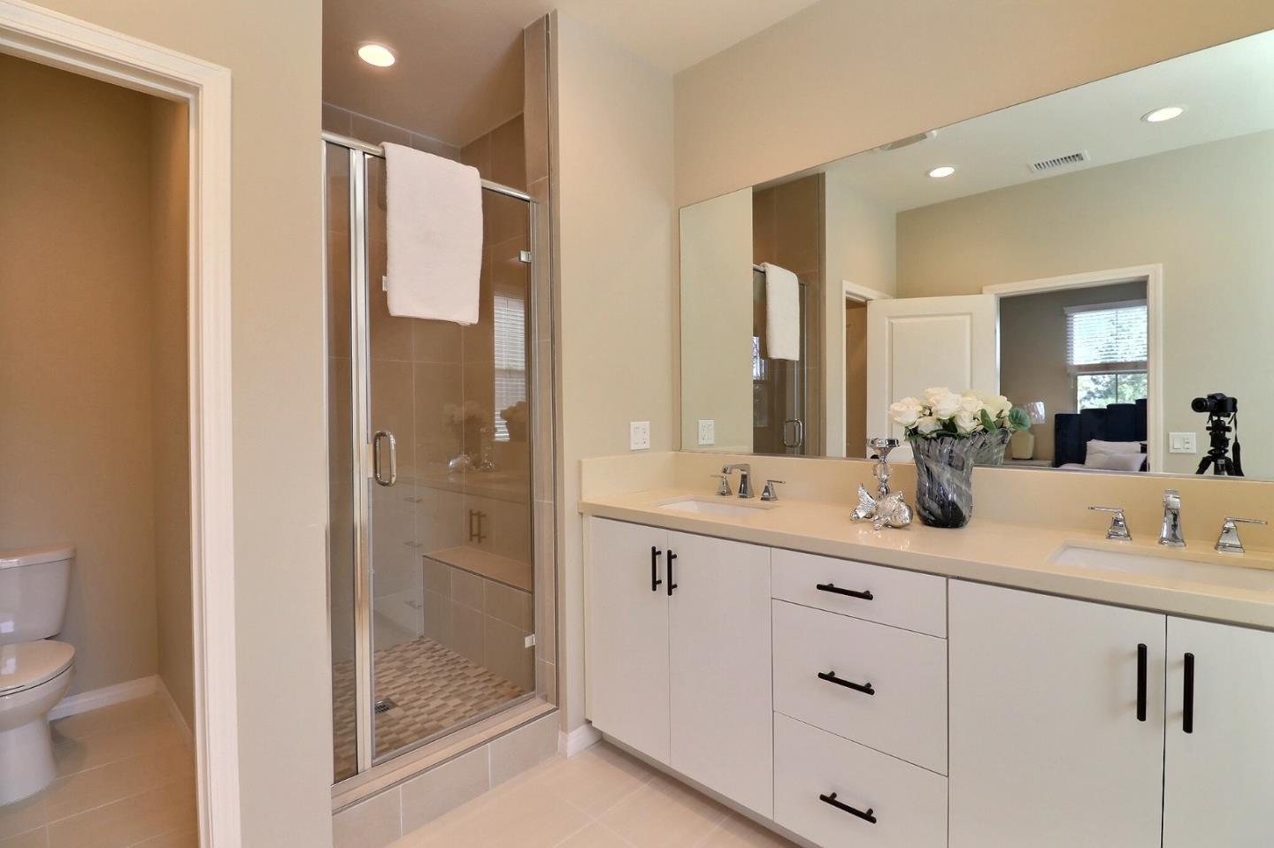 Detail Gallery Image 22 of 31 For 128 Parkwood, Irvine,  CA 92620 - 4 Beds | 3 Baths