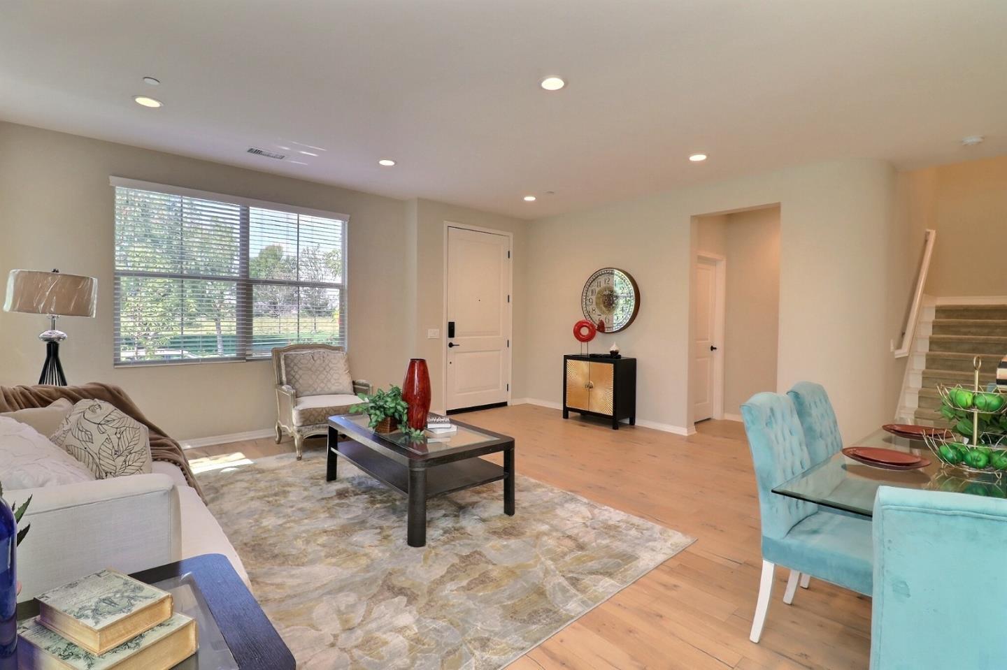 Detail Gallery Image 3 of 31 For 128 Parkwood, Irvine,  CA 92620 - 4 Beds | 3 Baths