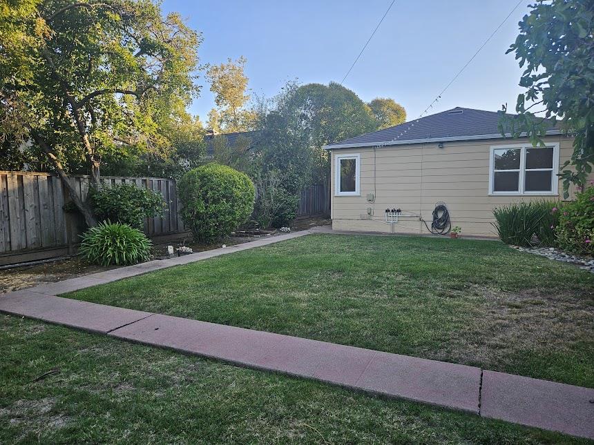 Detail Gallery Image 13 of 17 For 223 Lowell St, Redwood City,  CA 94062 - 3 Beds | 1/1 Baths