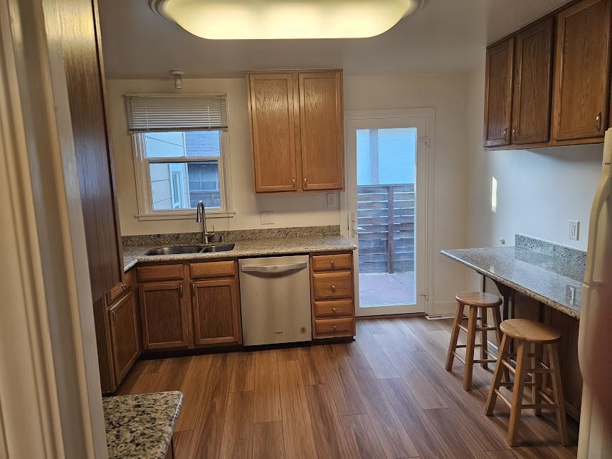 Detail Gallery Image 3 of 17 For 223 Lowell St, Redwood City,  CA 94062 - 3 Beds | 1/1 Baths