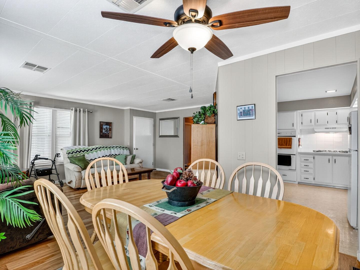 Detail Gallery Image 13 of 35 For 136 Vinewood Ln #136,  Morgan Hill,  CA 95037 - 2 Beds | 2 Baths
