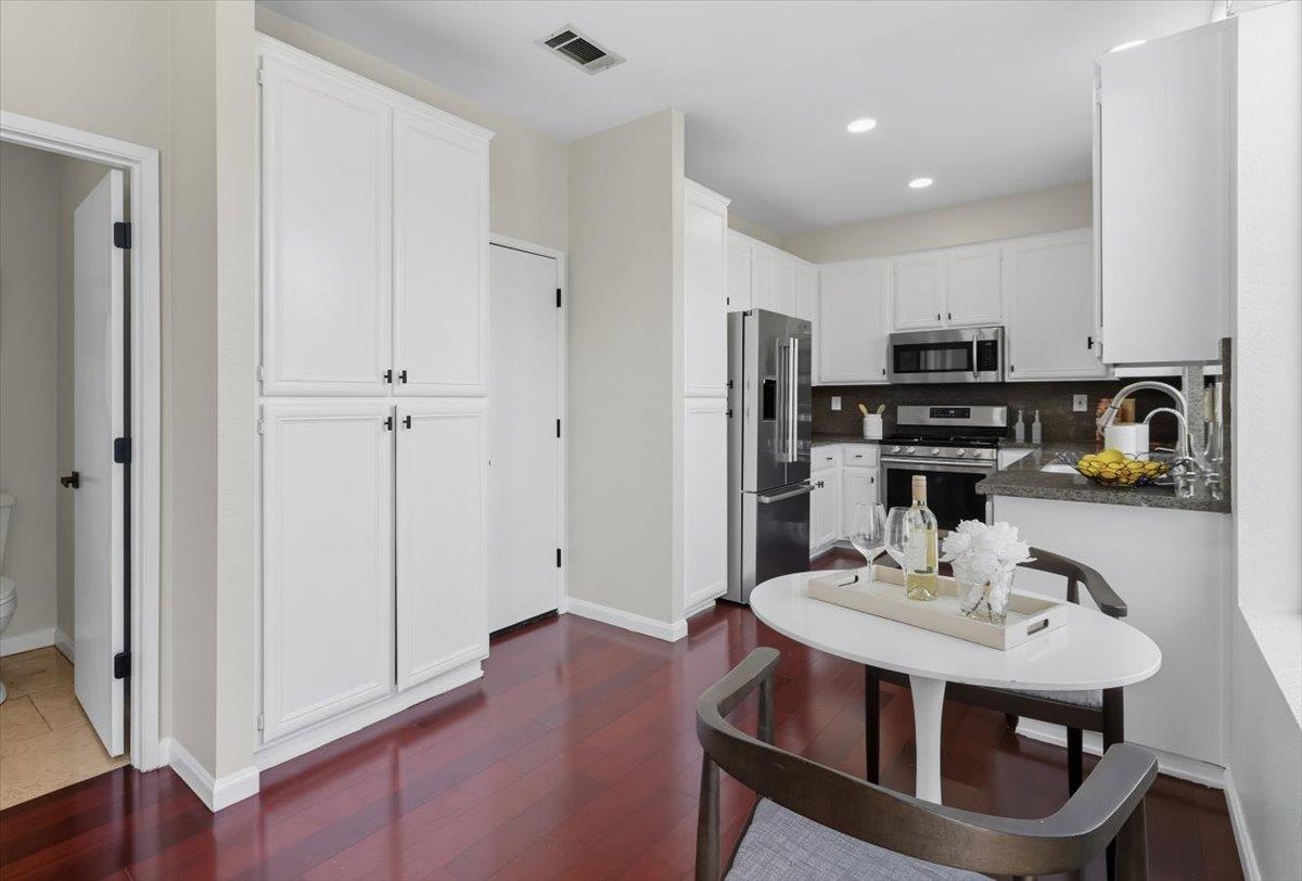 Detail Gallery Image 15 of 46 For 230 Packing Pl, San Jose,  CA 95116 - 4 Beds | 2/1 Baths