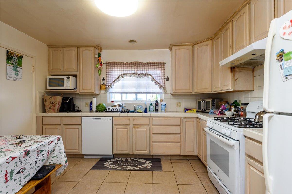 Detail Gallery Image 6 of 19 For 1927 Palm Ave, San Mateo,  CA 94403 - – Beds | – Baths