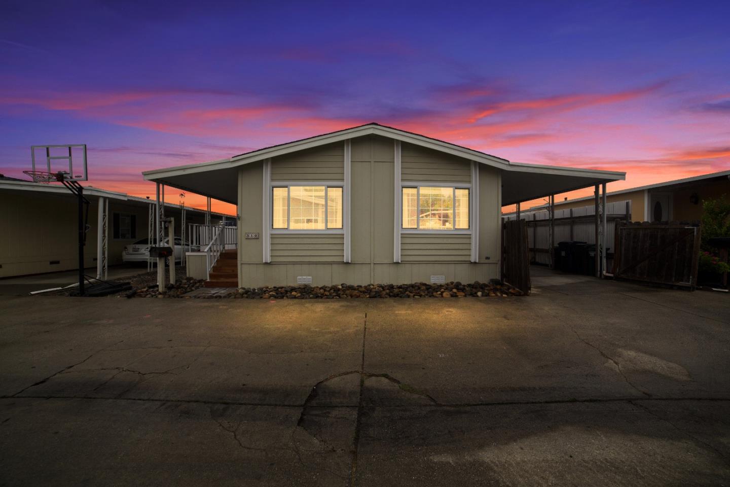Detail Gallery Image 1 of 34 For 49 Blanca Ln #310,  Watsonville,  CA 95076 - 3 Beds | 2 Baths