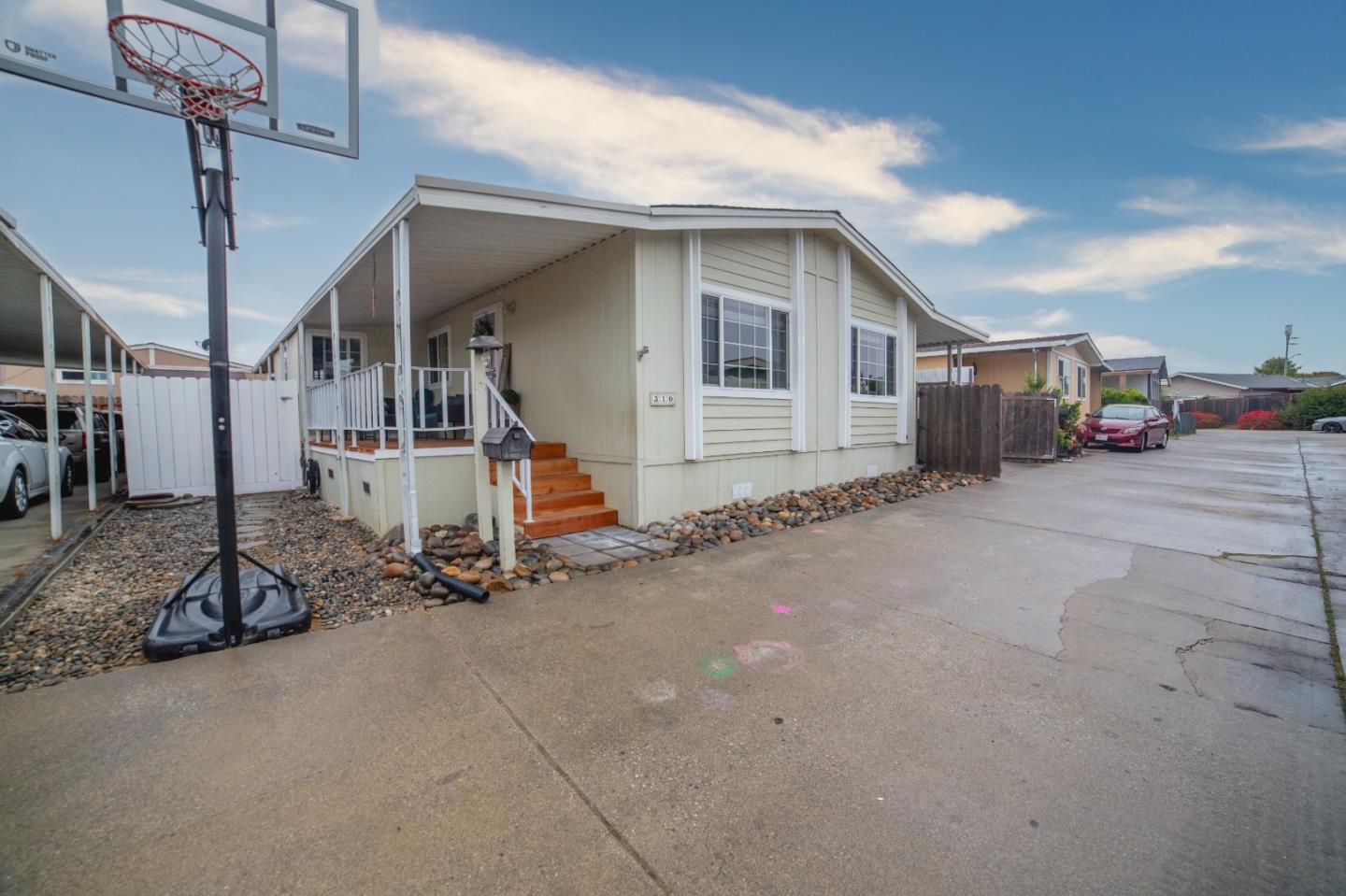 Detail Gallery Image 3 of 34 For 49 Blanca Ln #310,  Watsonville,  CA 95076 - 3 Beds | 2 Baths