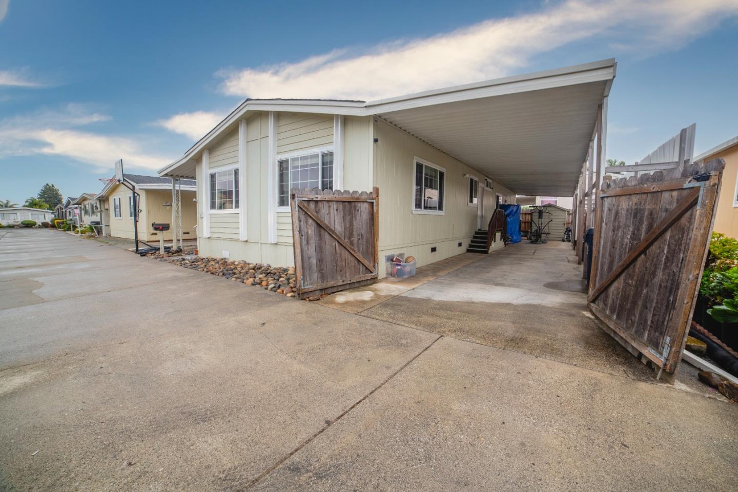 Detail Gallery Image 5 of 34 For 49 Blanca Ln #310,  Watsonville,  CA 95076 - 3 Beds | 2 Baths