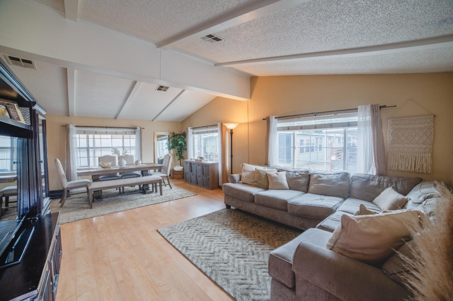 Detail Gallery Image 9 of 34 For 49 Blanca Ln #310,  Watsonville,  CA 95076 - 3 Beds | 2 Baths