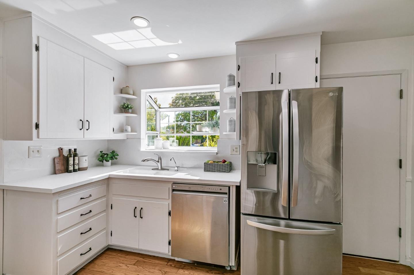 Detail Gallery Image 9 of 25 For 2845 via Carmen, San Jose,  CA 95124 - 4 Beds | 3 Baths