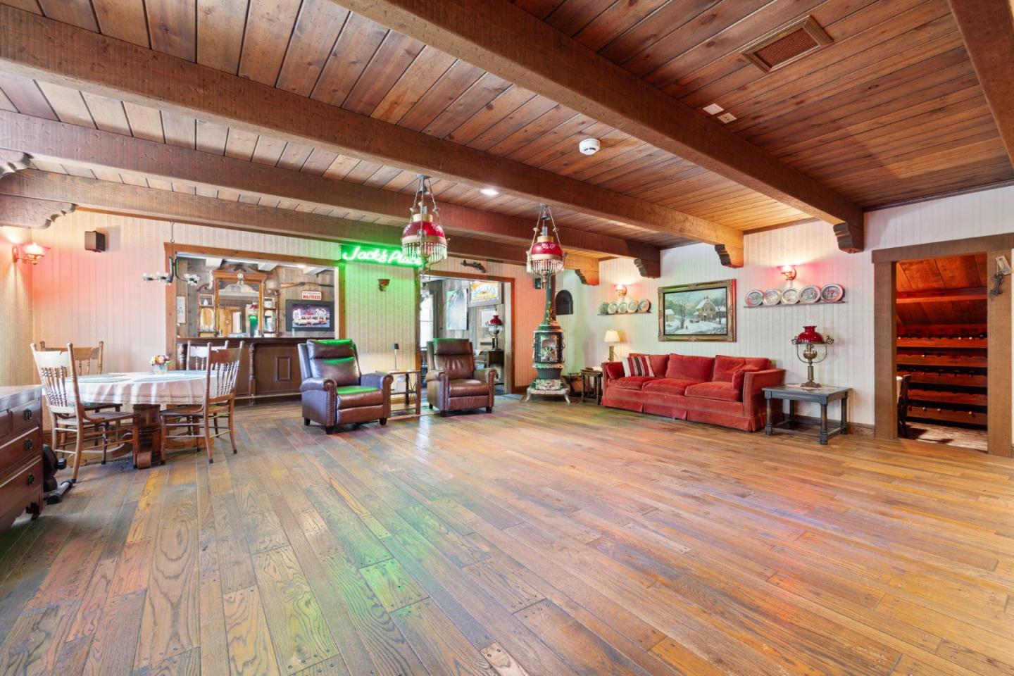 Detail Gallery Image 30 of 79 For 19405 Bainter Ave, Saratoga,  CA 95070 - 5 Beds | 5 Baths