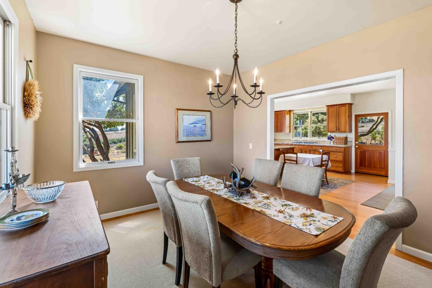 Detail Gallery Image 12 of 41 For 846 River Rd, Salinas,  CA 93908 - 3 Beds | 2/1 Baths