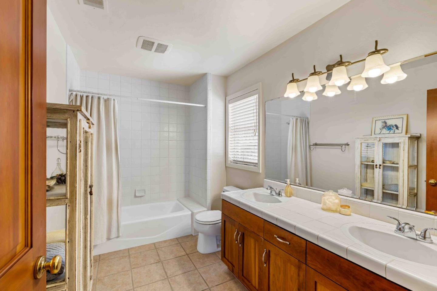 Detail Gallery Image 18 of 41 For 846 River Rd, Salinas,  CA 93908 - 3 Beds | 2/1 Baths