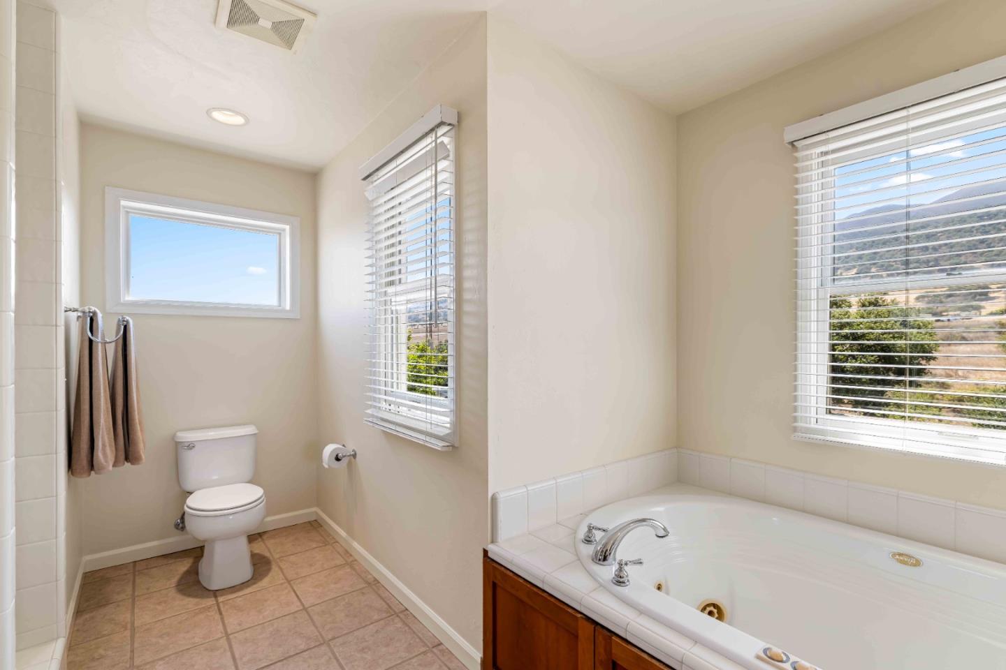 Detail Gallery Image 23 of 41 For 846 River Rd, Salinas,  CA 93908 - 3 Beds | 2/1 Baths