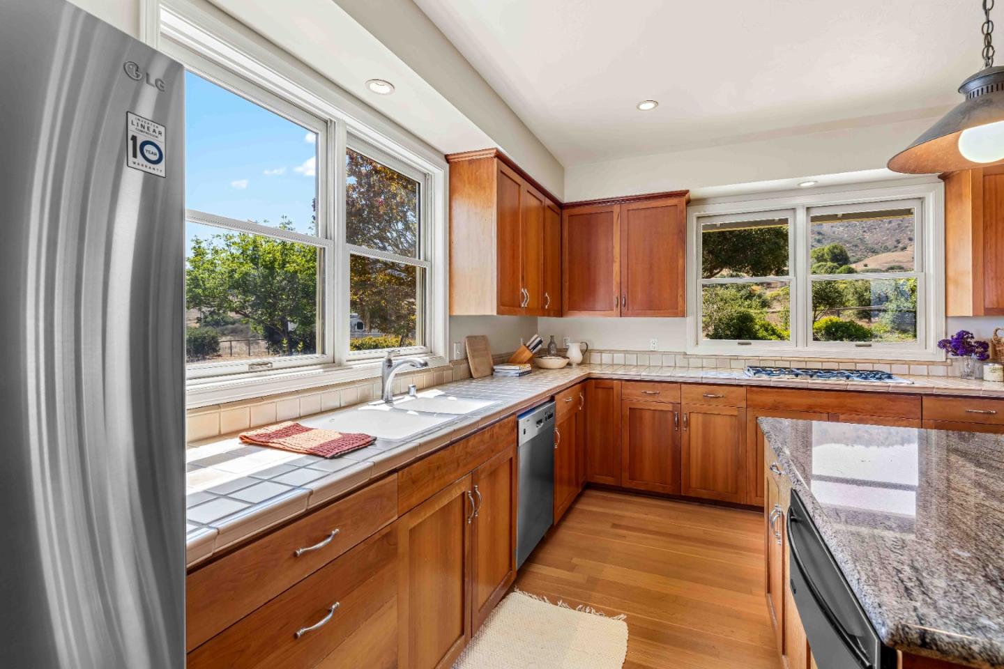 Detail Gallery Image 8 of 41 For 846 River Rd, Salinas,  CA 93908 - 3 Beds | 2/1 Baths