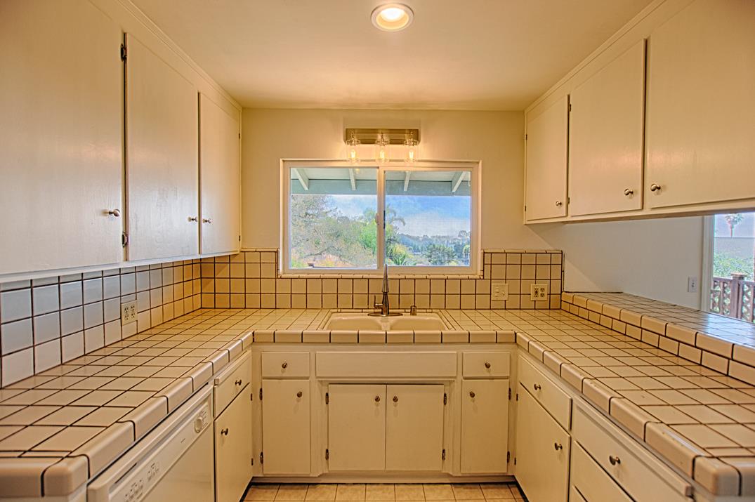 Detail Gallery Image 5 of 42 For 3510 Putter Dr, Soquel,  CA 95073 - 3 Beds | 2/1 Baths