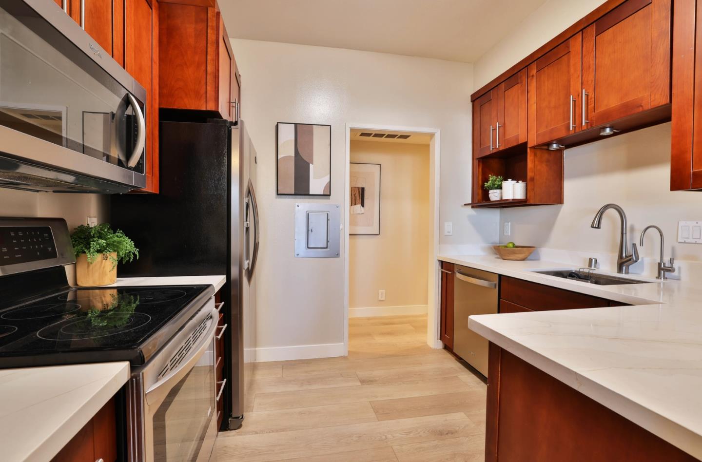Detail Gallery Image 8 of 35 For 4691 Albany Cir #116,  San Jose,  CA 95129 - 2 Beds | 2 Baths