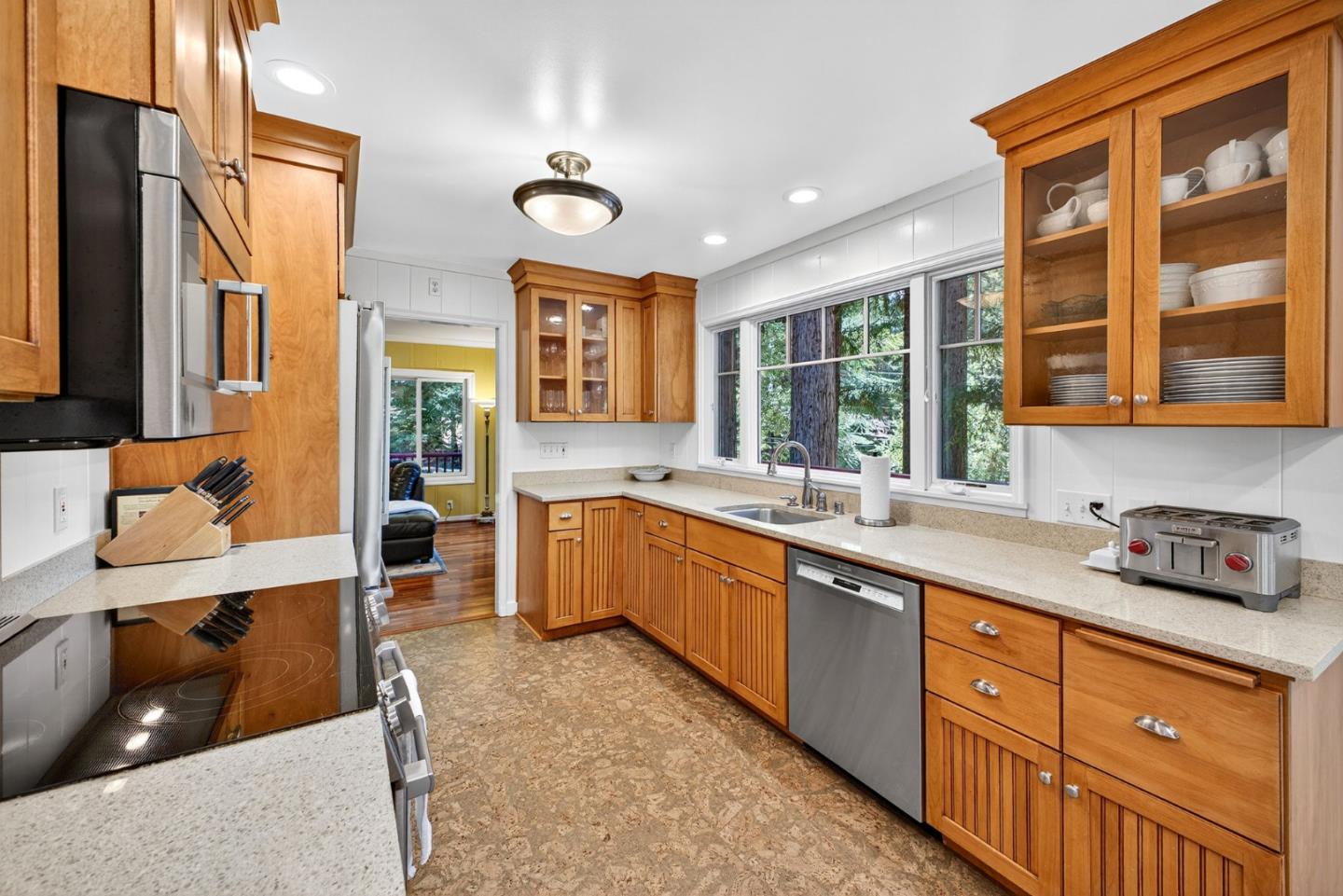 Detail Gallery Image 13 of 40 For 1480 Hillside Dr, Boulder Creek,  CA 95006 - 3 Beds | 2 Baths