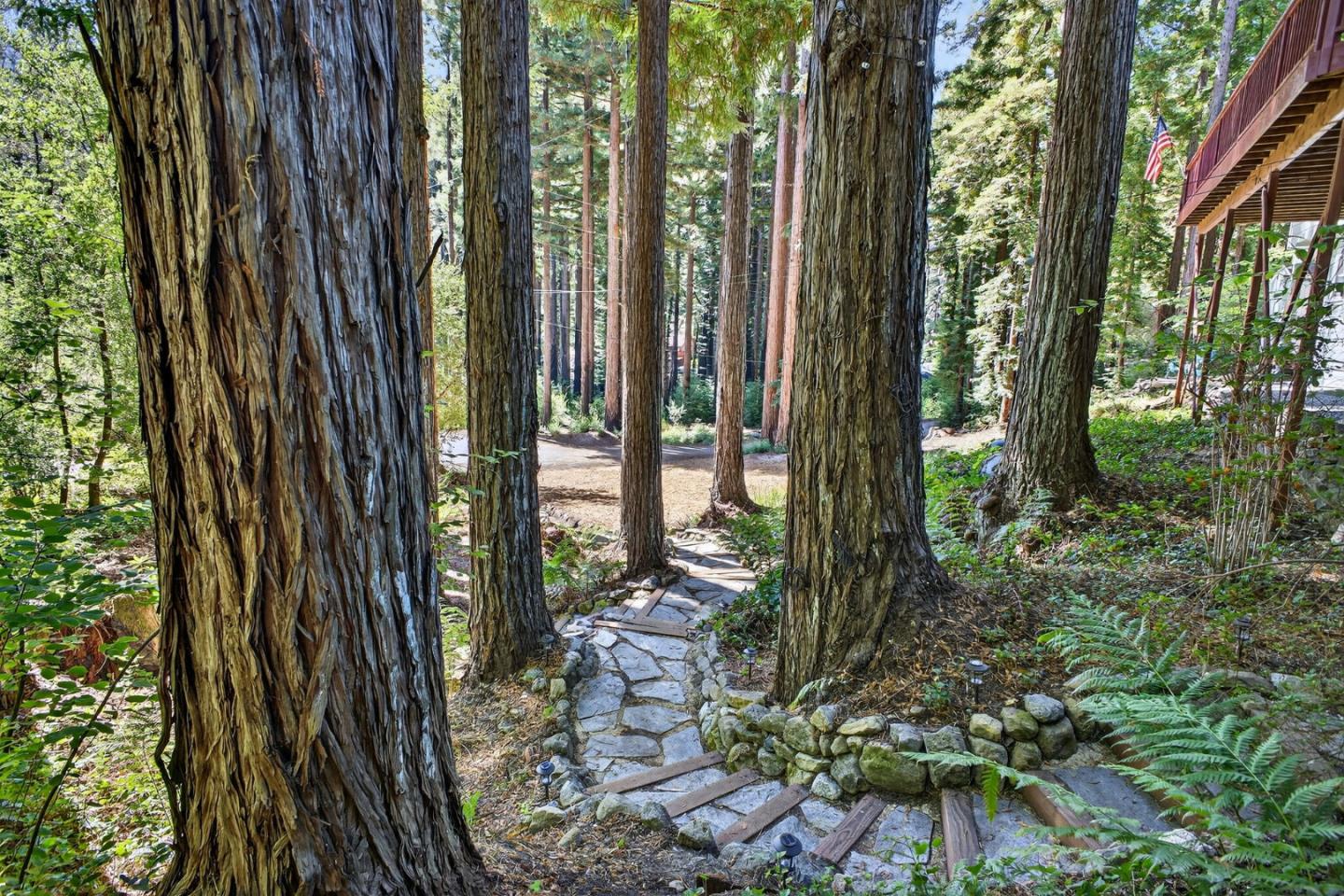 Detail Gallery Image 4 of 40 For 1480 Hillside Dr, Boulder Creek,  CA 95006 - 3 Beds | 2 Baths