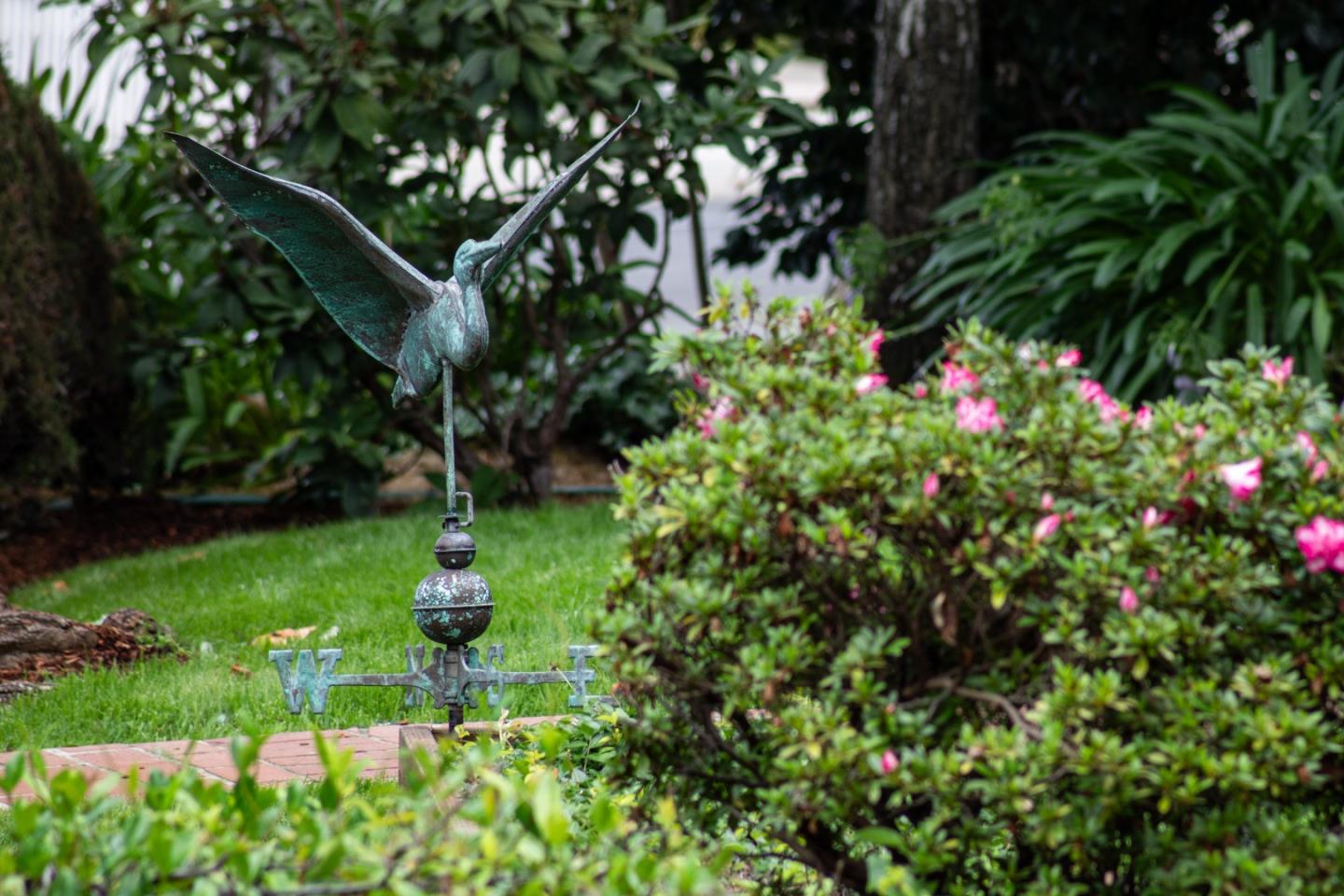 Detail Gallery Image 29 of 37 For 527 Rhodes Dr, Palo Alto,  CA 94303 - 3 Beds | 2 Baths