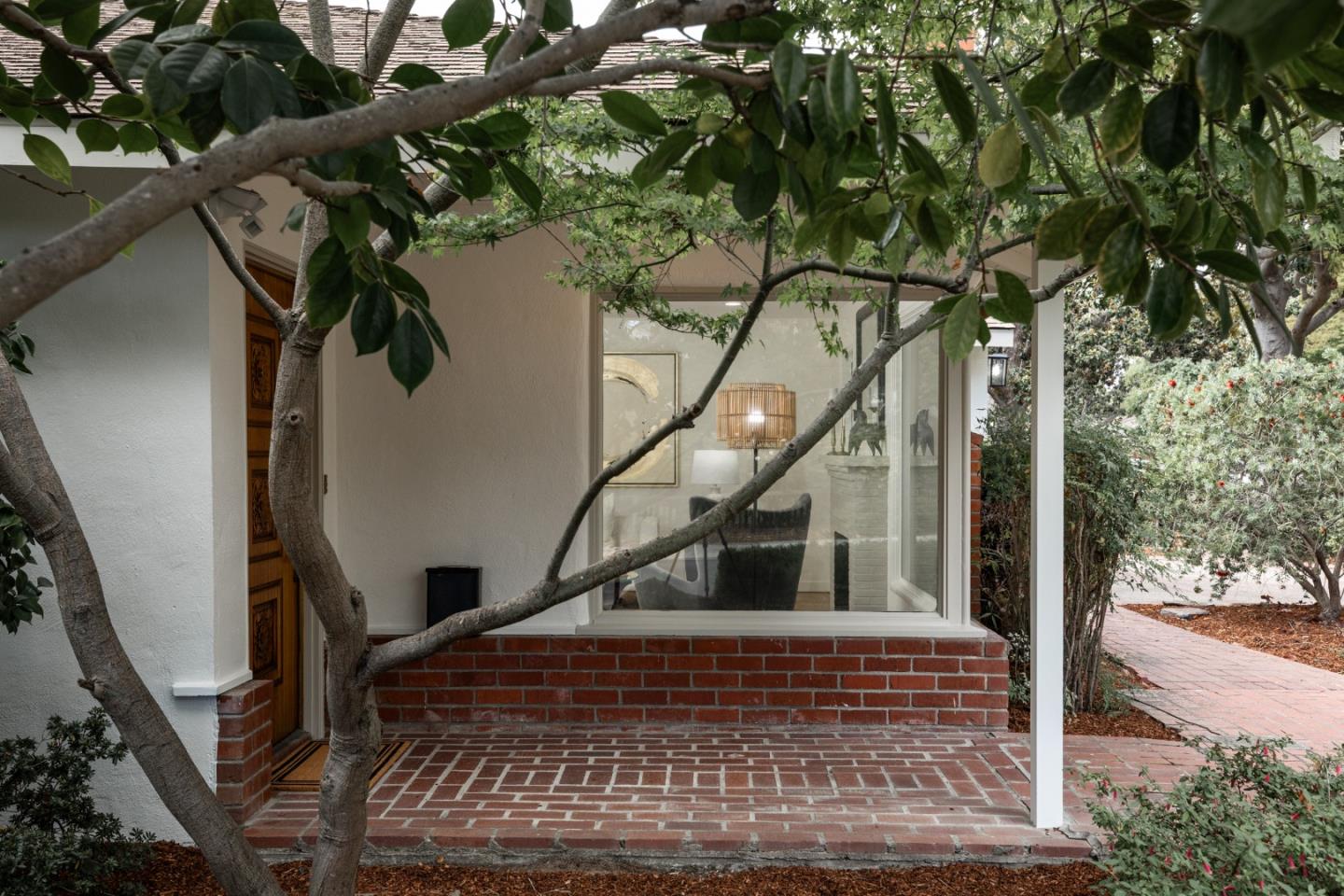 Detail Gallery Image 3 of 37 For 527 Rhodes Dr, Palo Alto,  CA 94303 - 3 Beds | 2 Baths