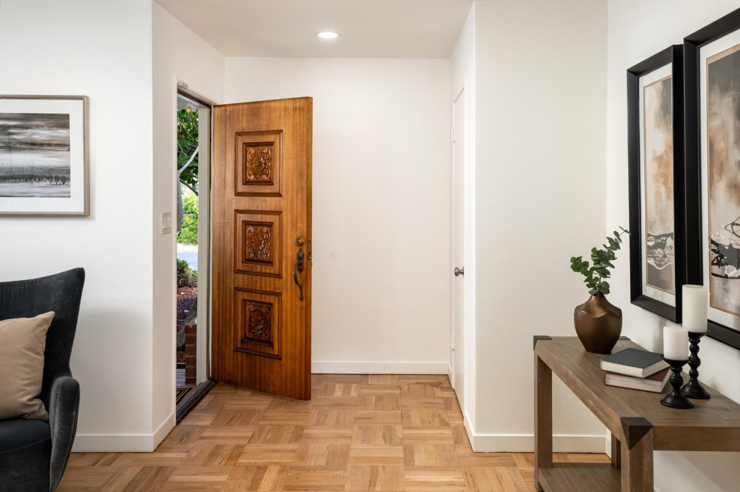 Detail Gallery Image 6 of 37 For 527 Rhodes Dr, Palo Alto,  CA 94303 - 3 Beds | 2 Baths