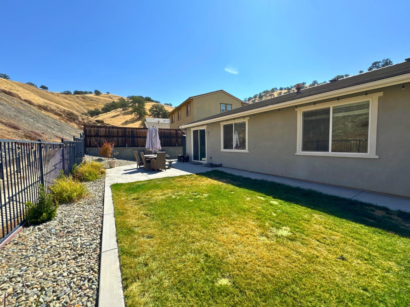 Detail Gallery Image 10 of 12 For Golf Canyon Dr, Patterson,  CA 95363 - 3 Beds | 2 Baths