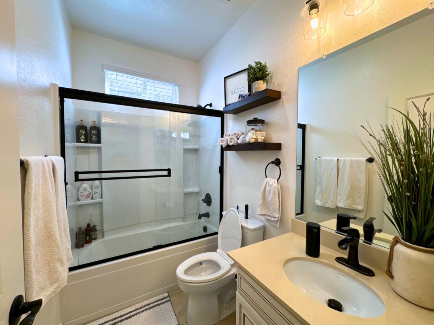 Detail Gallery Image 9 of 12 For Golf Canyon Dr, Patterson,  CA 95363 - 3 Beds | 2 Baths