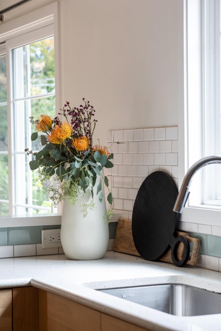 Detail Gallery Image 12 of 26 For 317 Bay Rd, Menlo Park,  CA 94025 - 3 Beds | 2 Baths