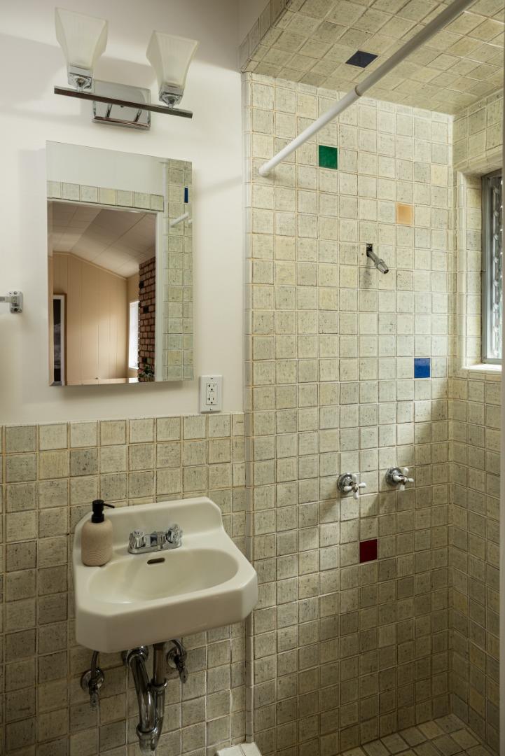 Detail Gallery Image 20 of 26 For 317 Bay Rd, Menlo Park,  CA 94025 - 3 Beds | 2 Baths