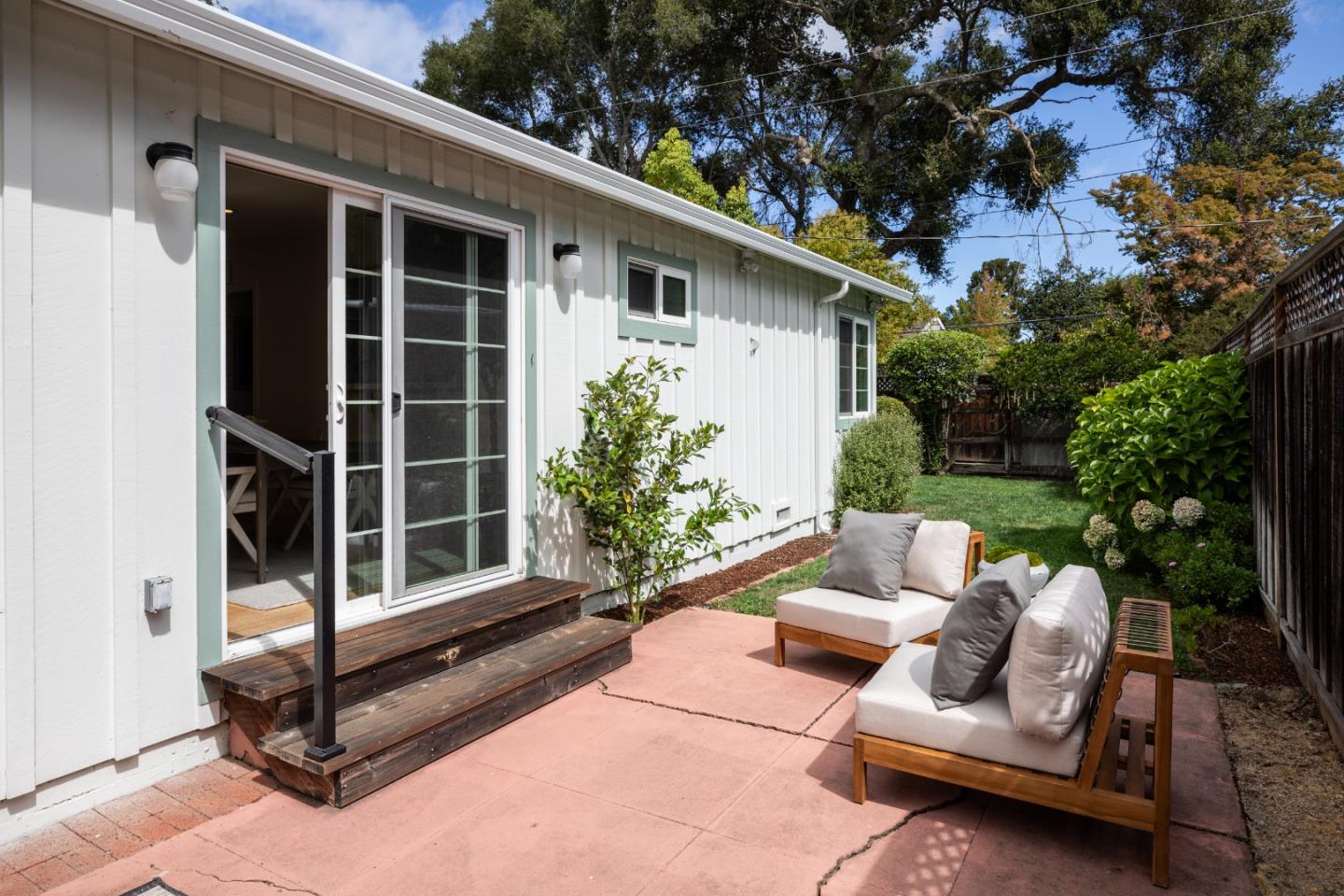 Detail Gallery Image 22 of 26 For 317 Bay Rd, Menlo Park,  CA 94025 - 3 Beds | 2 Baths
