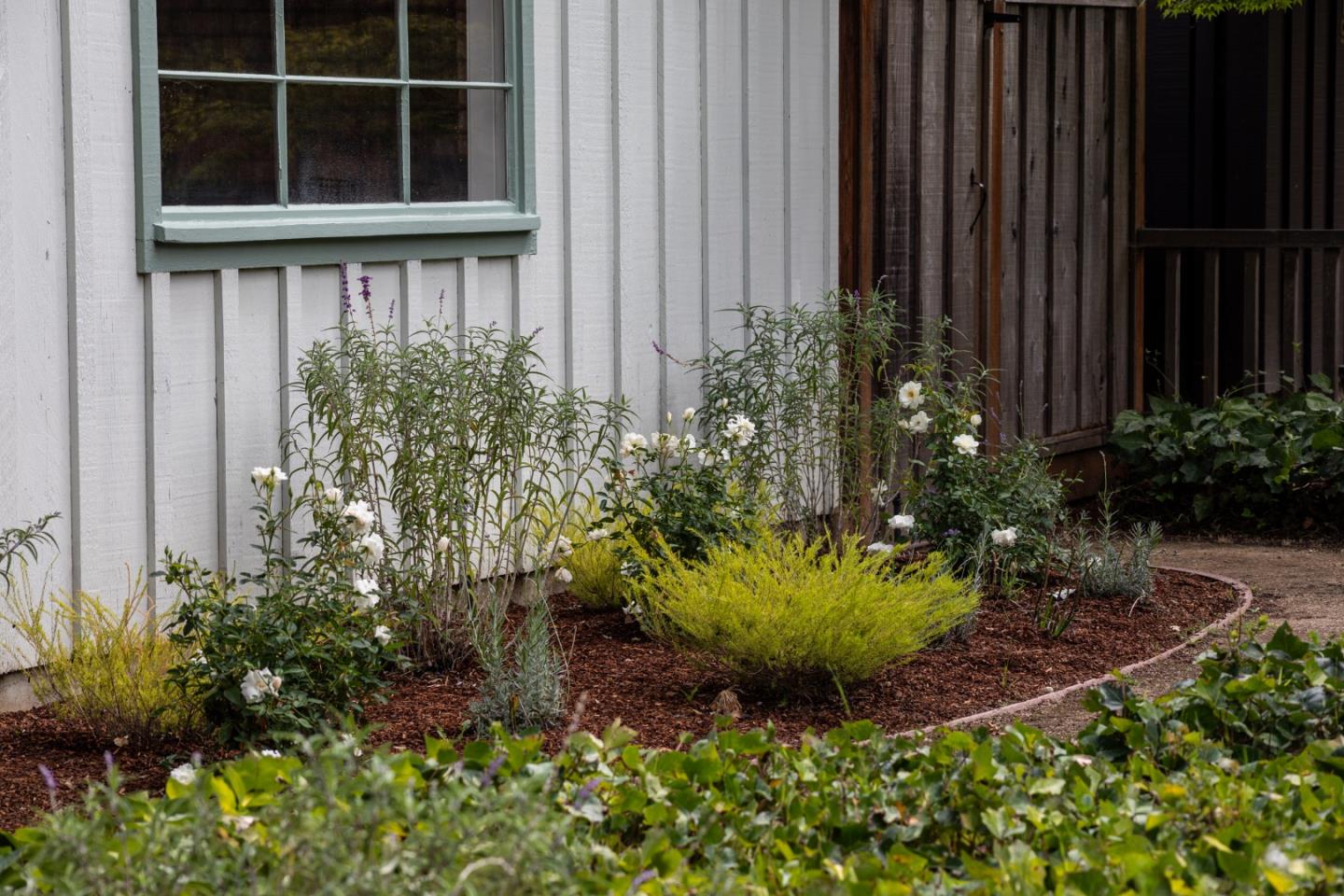 Detail Gallery Image 24 of 26 For 317 Bay Rd, Menlo Park,  CA 94025 - 3 Beds | 2 Baths