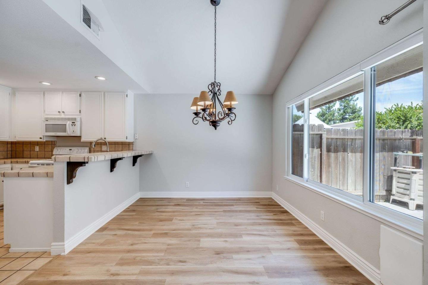 Detail Gallery Image 5 of 23 For 4573 Cimarron River Ct, San Jose,  CA 95136 - 3 Beds | 2 Baths