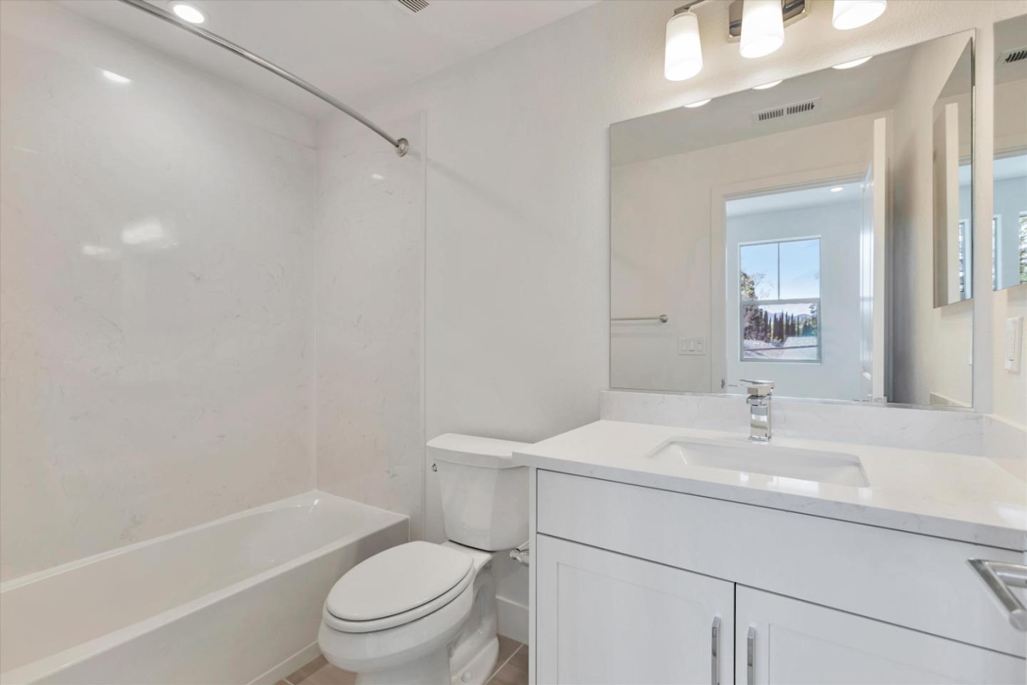 Detail Gallery Image 11 of 21 For 2735 Oak Rd, Walnut Creek,  CA 94597 - 3 Beds | 3/1 Baths