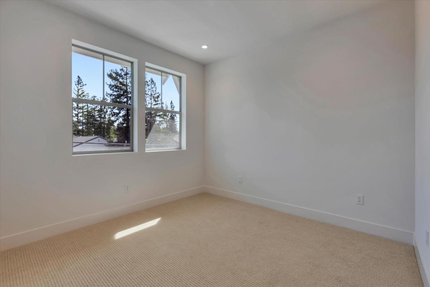 Detail Gallery Image 3 of 21 For 2735 Oak Rd, Walnut Creek,  CA 94597 - 3 Beds | 3/1 Baths