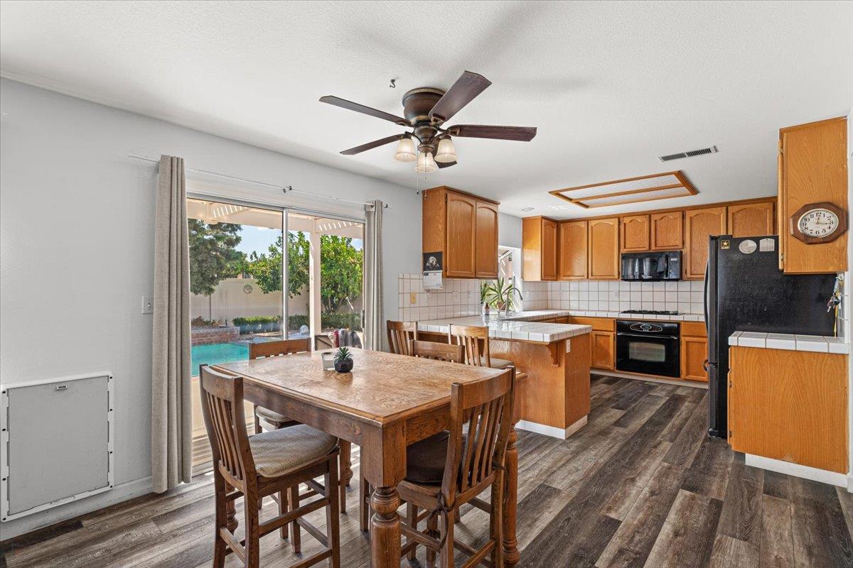 Detail Gallery Image 19 of 62 For 2295 Pontiac St, Oakdale,  CA 95361 - 4 Beds | 3 Baths