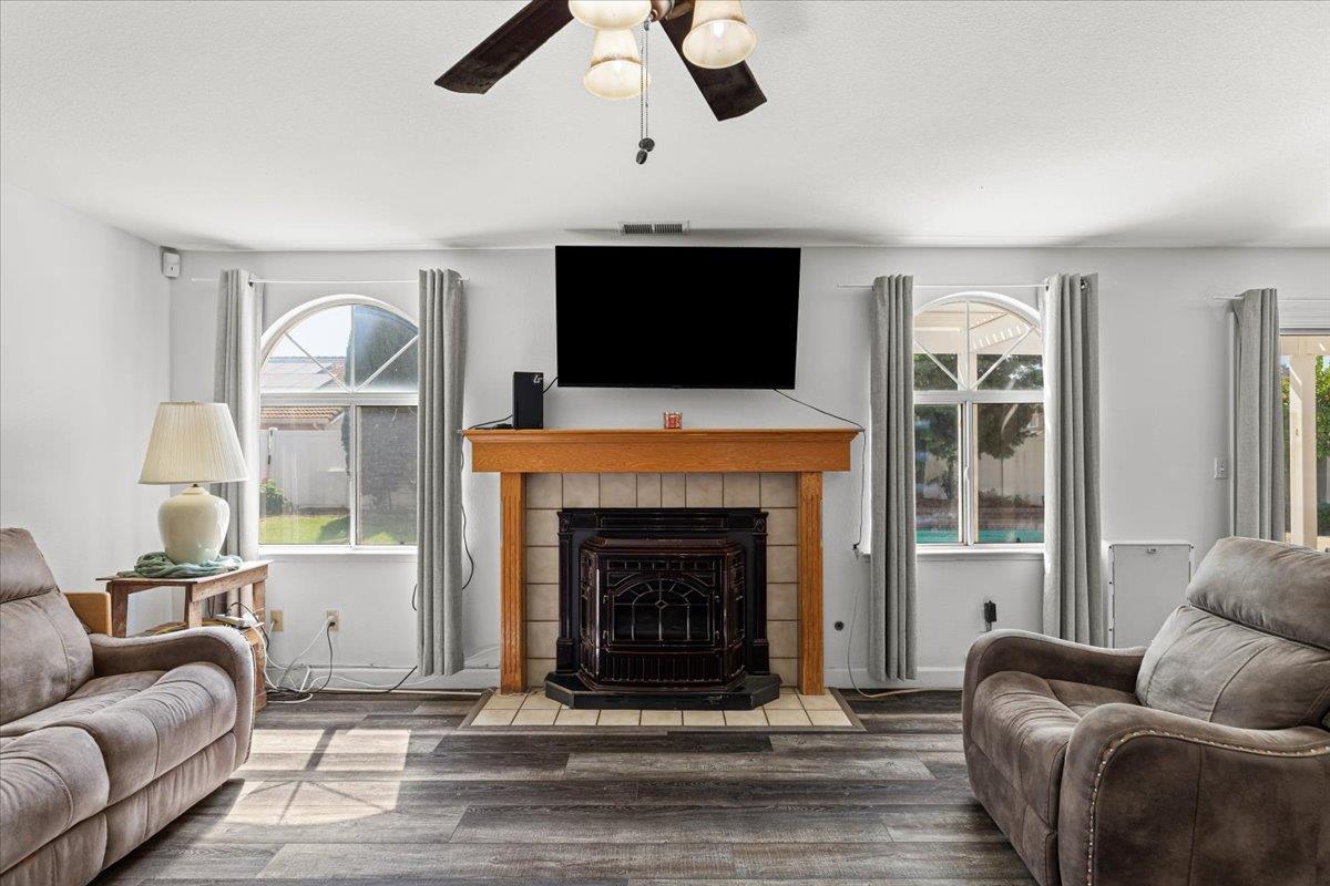 Detail Gallery Image 22 of 62 For 2295 Pontiac St, Oakdale,  CA 95361 - 4 Beds | 3 Baths