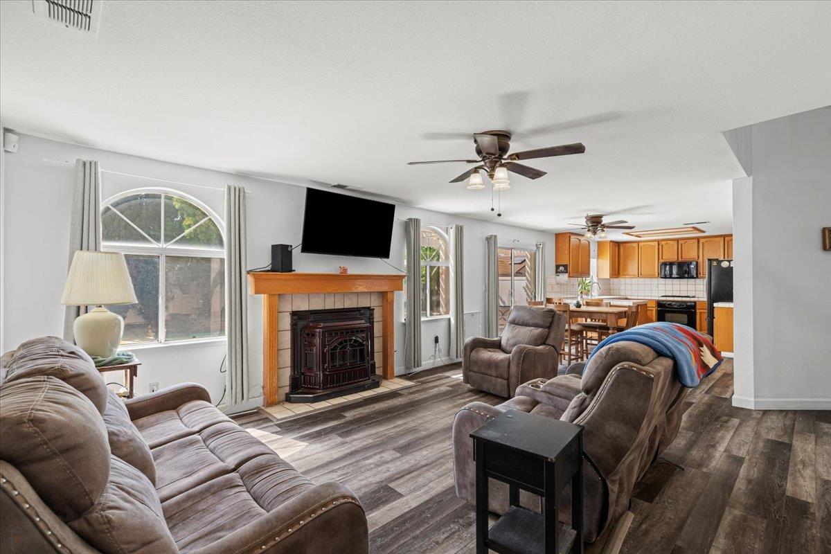 Detail Gallery Image 23 of 62 For 2295 Pontiac St, Oakdale,  CA 95361 - 4 Beds | 3 Baths