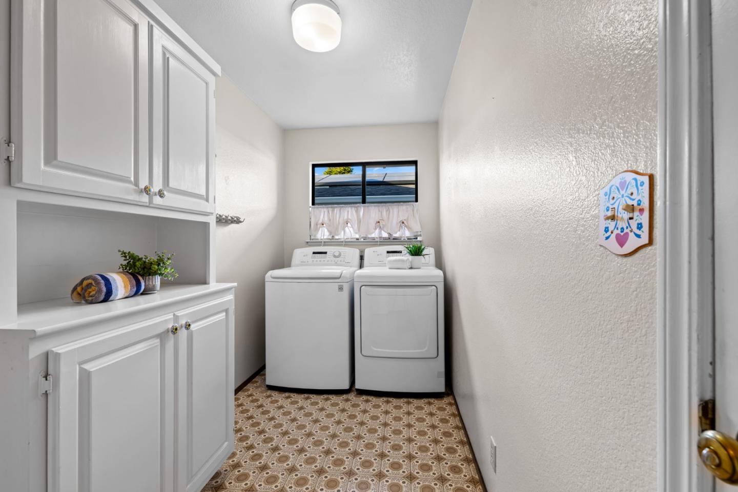 Detail Gallery Image 39 of 99 For 9 Deer Stalker Path, Monterey,  CA 93940 - 4 Beds | 3 Baths