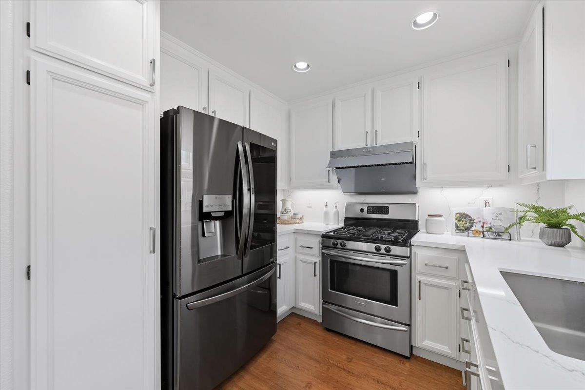 Detail Gallery Image 13 of 56 For 6004 Pisa Ter #119,  Fremont,  CA 94555 - 3 Beds | 2/1 Baths