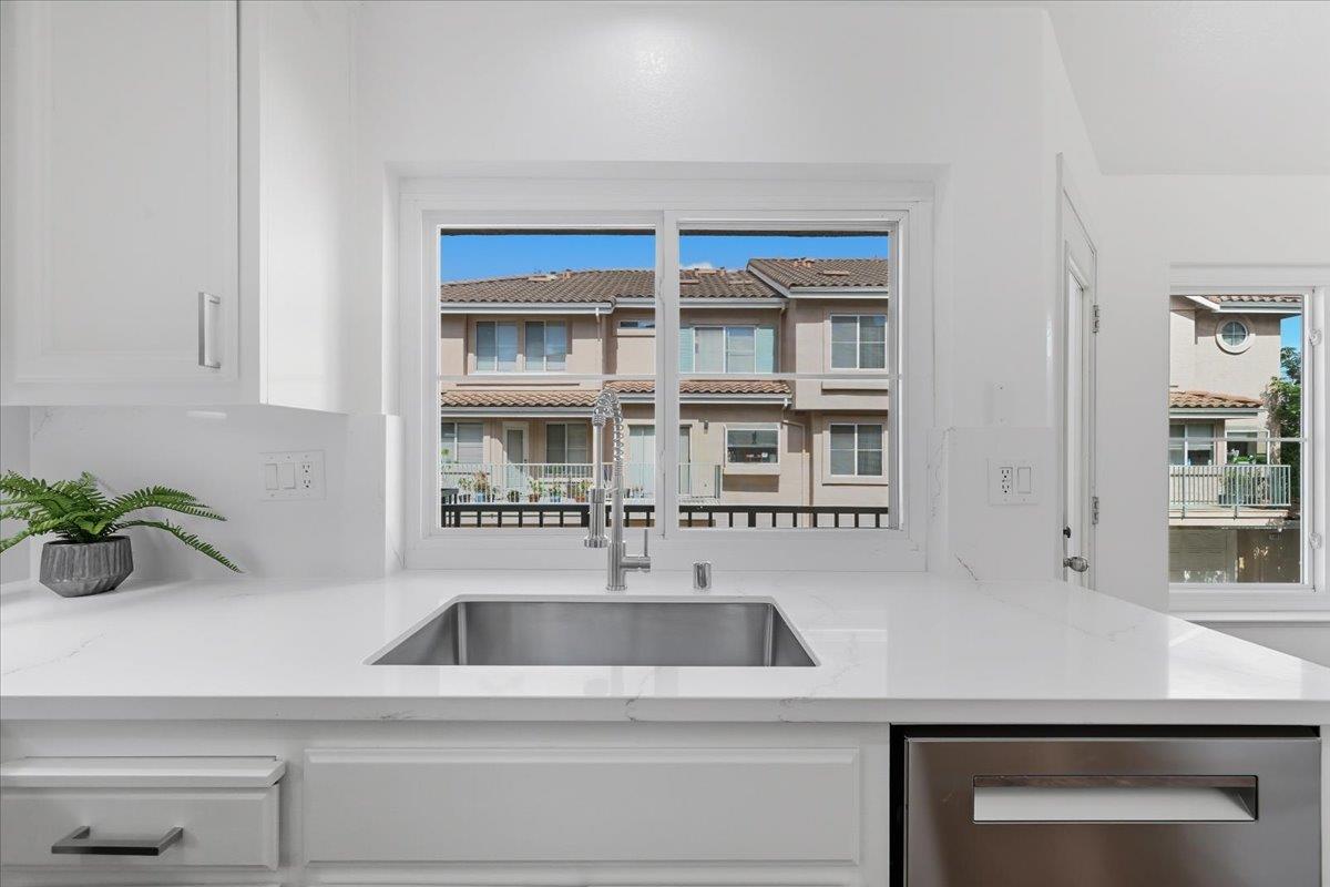 Detail Gallery Image 15 of 56 For 6004 Pisa Ter #119,  Fremont,  CA 94555 - 3 Beds | 2/1 Baths