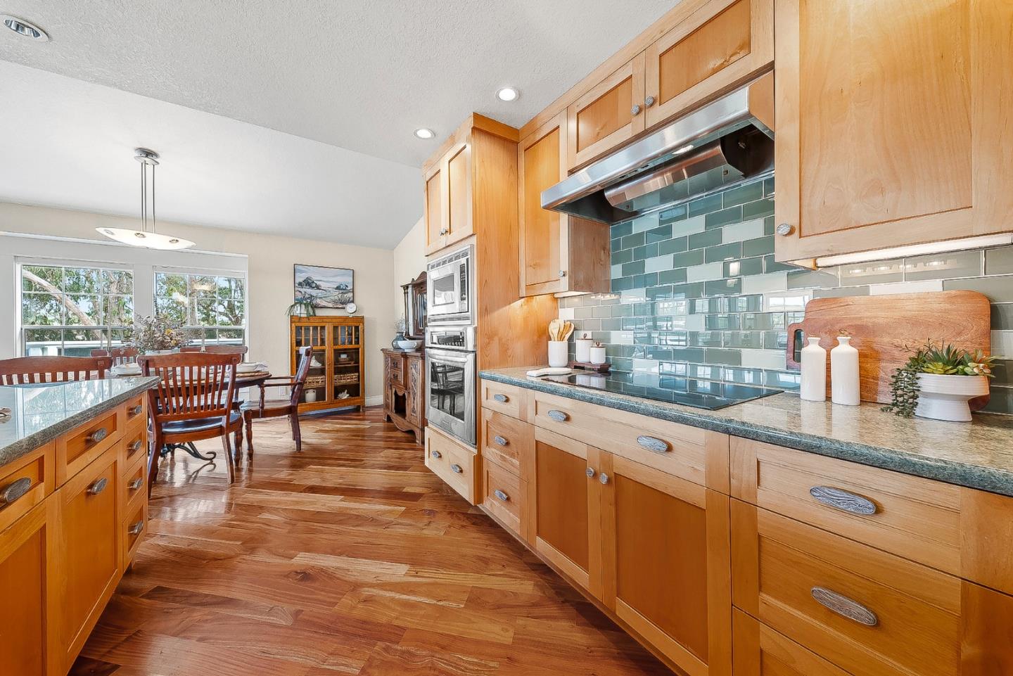 Detail Gallery Image 10 of 50 For 431 Canon Del Sol, Watsonville,  CA 95076 - 3 Beds | 3 Baths