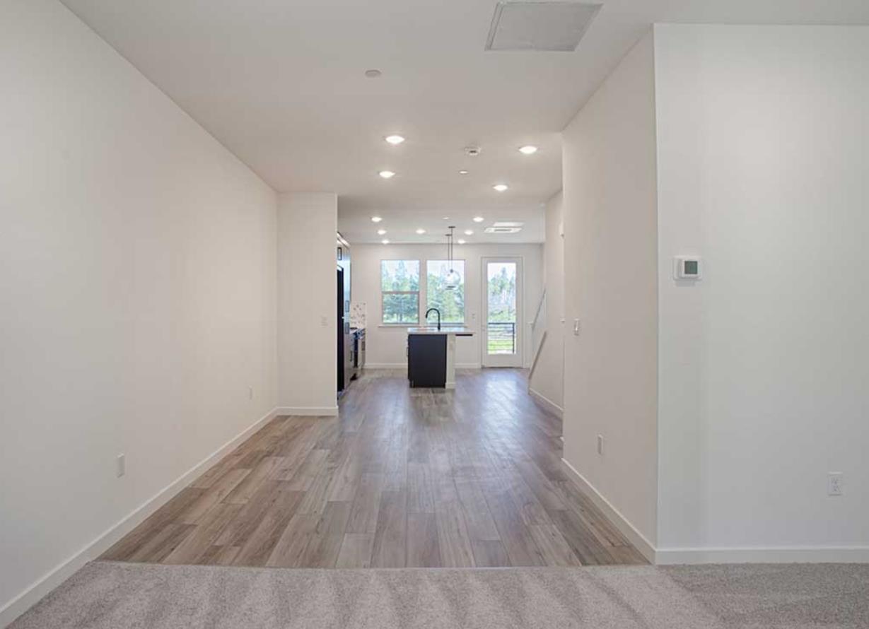 Detail Gallery Image 10 of 19 For 5968 Virtual Ct, San Jose,  CA 95119 - 2 Beds | 2/1 Baths