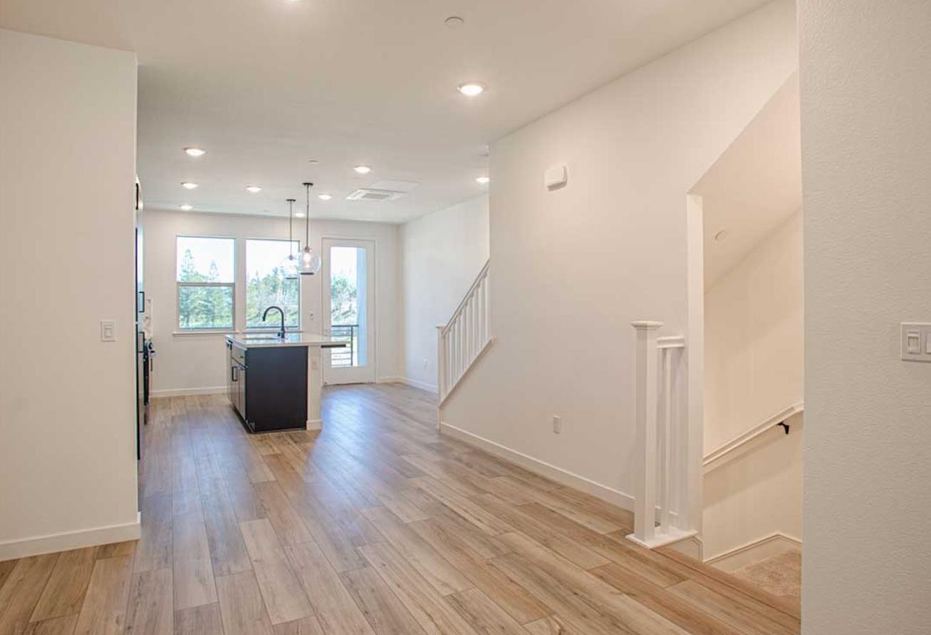 Detail Gallery Image 11 of 19 For 5968 Virtual Ct, San Jose,  CA 95119 - 2 Beds | 2/1 Baths